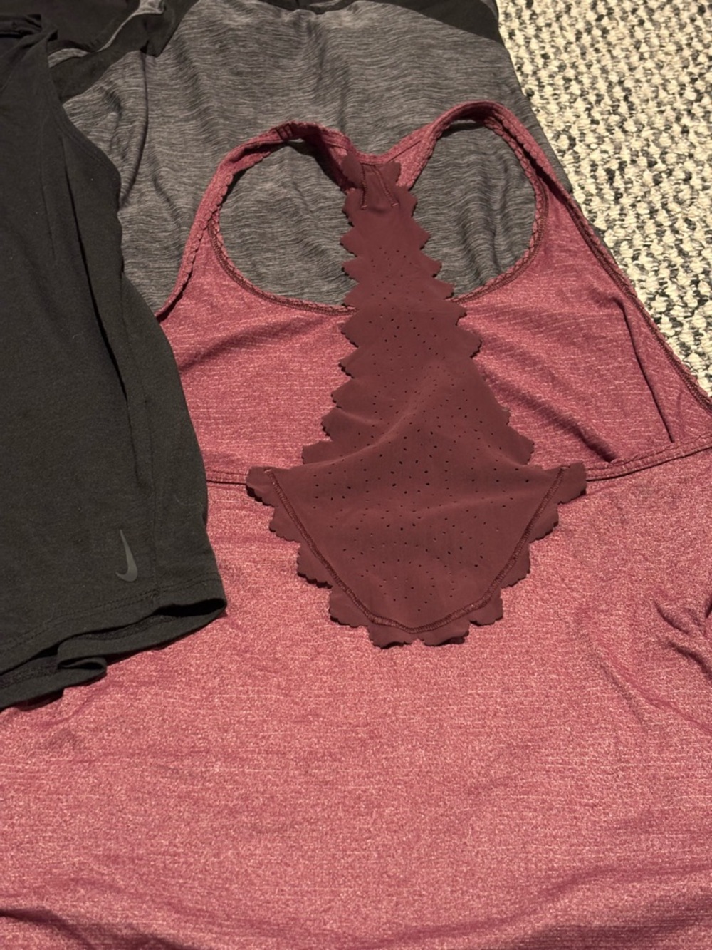 Lululemon/Adidas/Nike Maternity/maternity friendly workout tops and bottom - Picture 3 of 11